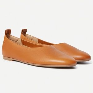 Everlane Day Glove Italian Leather Flats in Toasted Almond